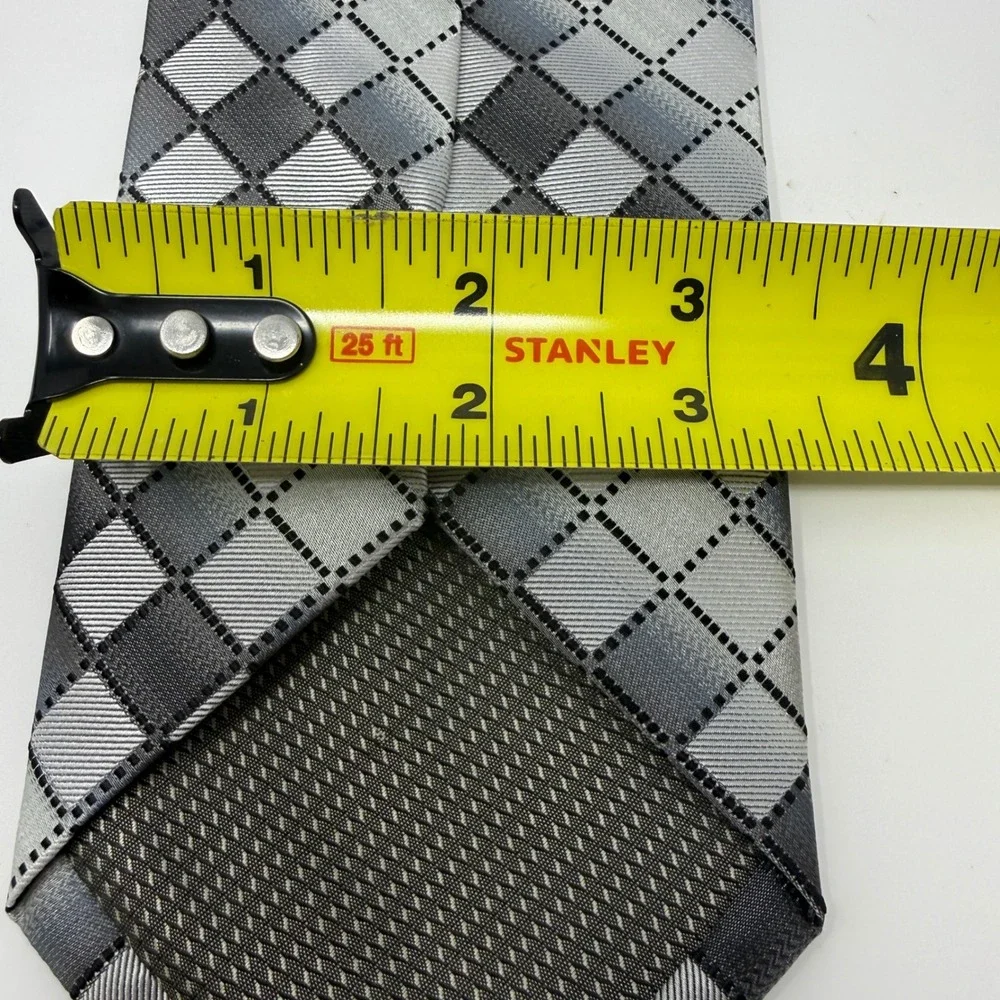 Covington Mens Grey Silver Black Geometric Diamond Pattern Silk Look Necktie